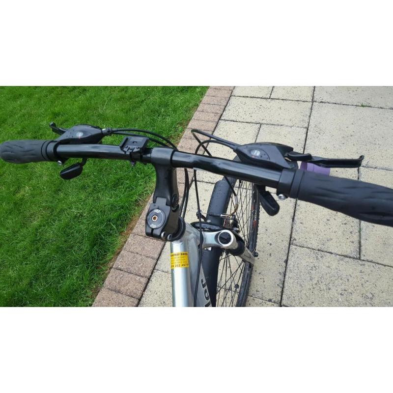 Mountain Bike: 21 Speed, 17" frame