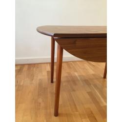 Vintage dining table and 4 chairs