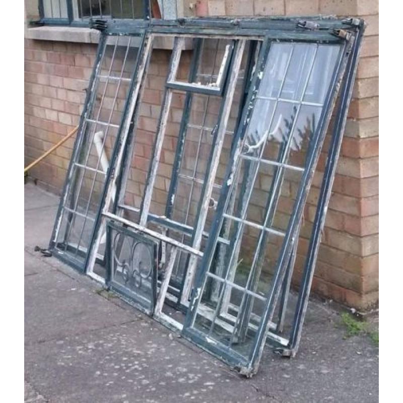 Qty 4 x Old Cast Iron Window Frames (2 x Large + 2 x Small)
