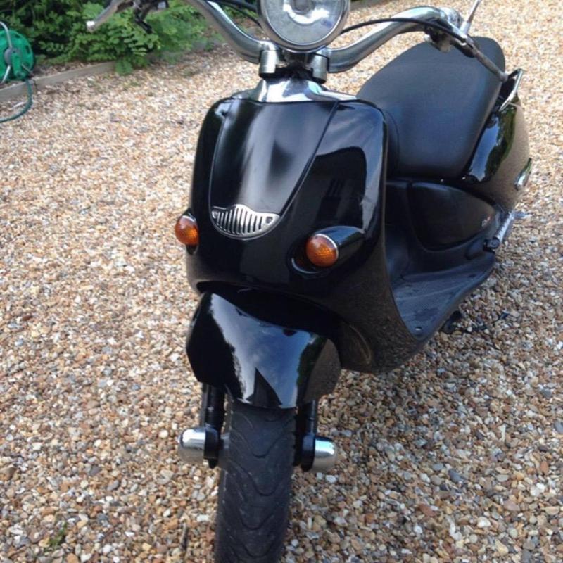 Aprillia Habana 125 Custom (scooter) 2001 16,000 miles