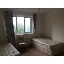 SPACIOUS and BRIGHT DOUBLE ROOM in BRAND NEW HOUSE !! ALL BILLS INCLUDED