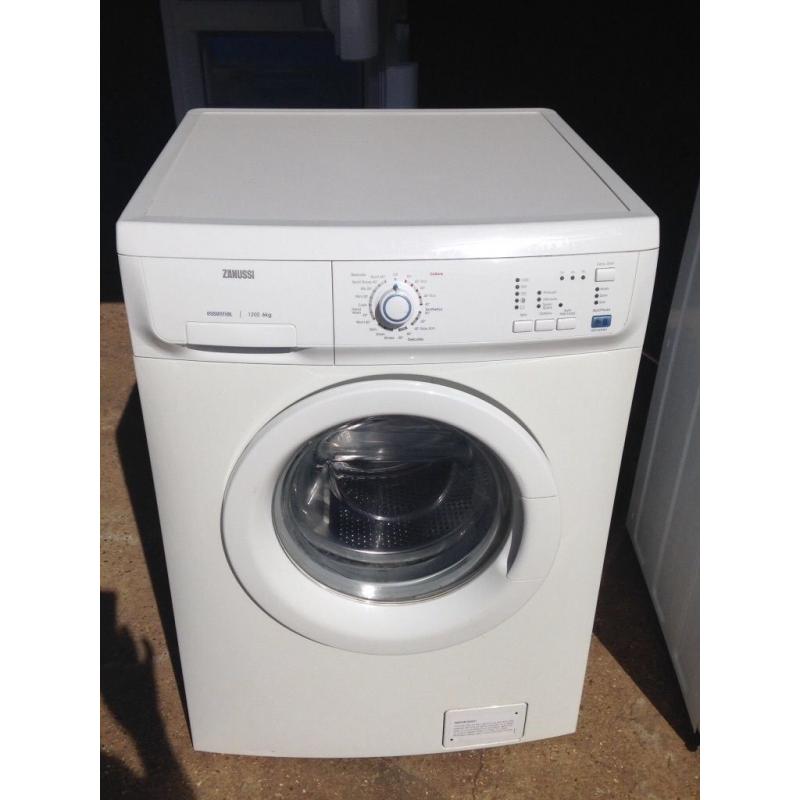 High Quality Zanussi Washing Machine With Very Fast 1400 Spin Speed And Big 7kg Load Capacity