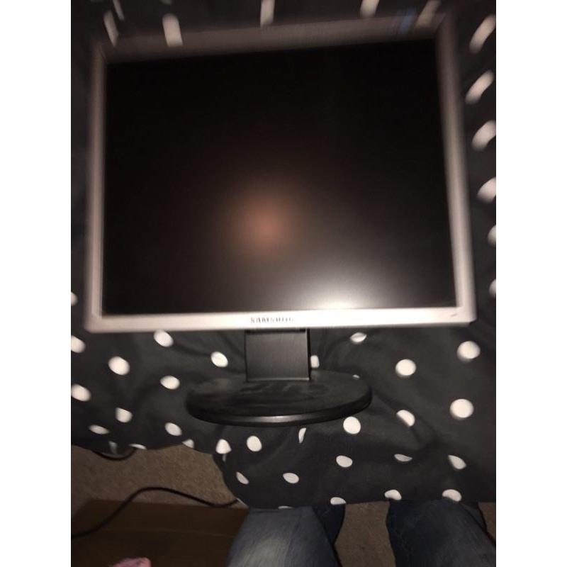 Samsung 19" vga monitor