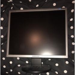 Samsung 19" vga monitor