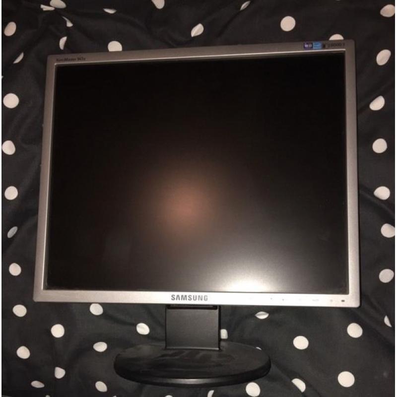 Samsung 19" vga monitor