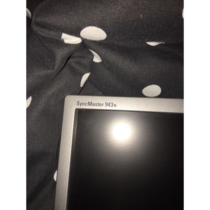 Samsung 19" vga monitor
