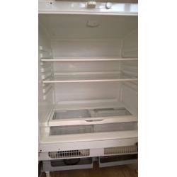 Integrated refrigerator - good condition - with installation instructions