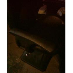 Barber chair height adjustable by foot lever SEE DETAILS BELOW