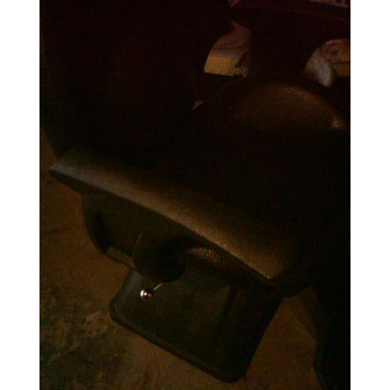 Barber chair height adjustable by foot lever SEE DETAILS BELOW