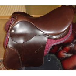 Ideal VSD saddle 17 1/2"