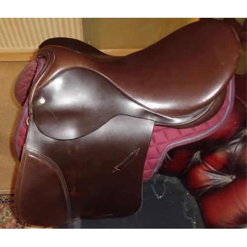 Ideal VSD saddle 17 1/2"