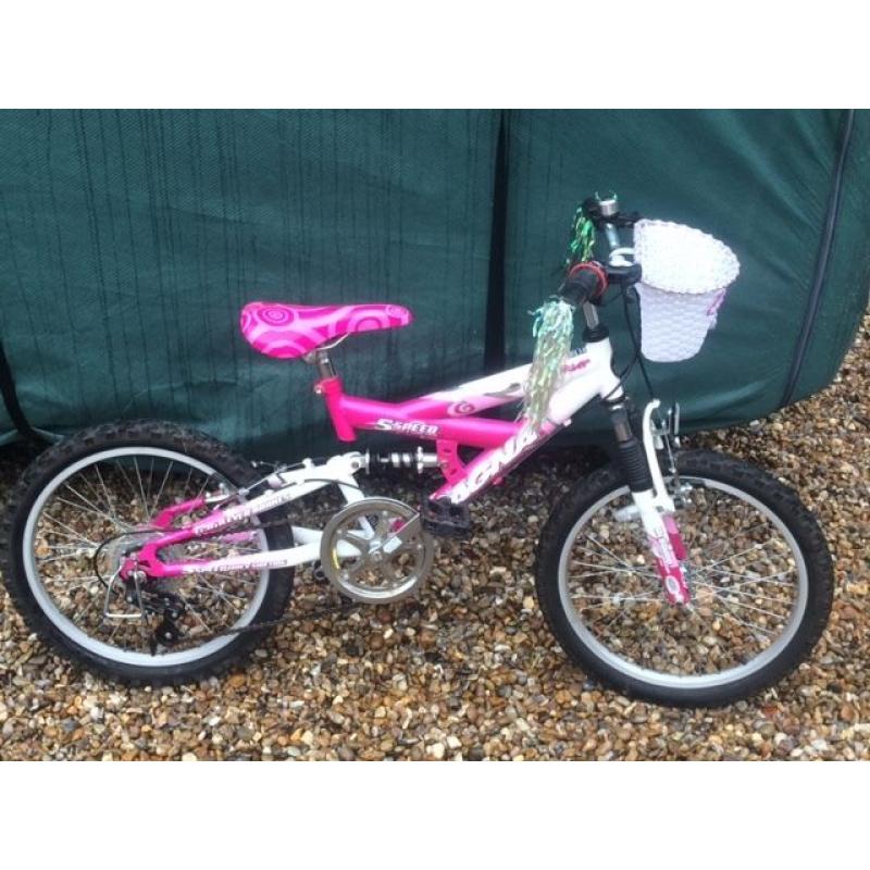 Girls Magna Sparkler bike 24 inch frame