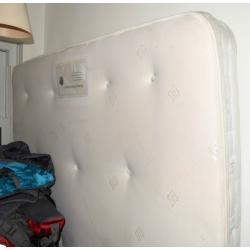Mattress - 10" MEMORY FOAM POCKET SPRUNG MATTRESS KING SIZE *Likely to go today as 2 people viewing*