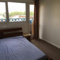 Massive double room to let in surrey quays station