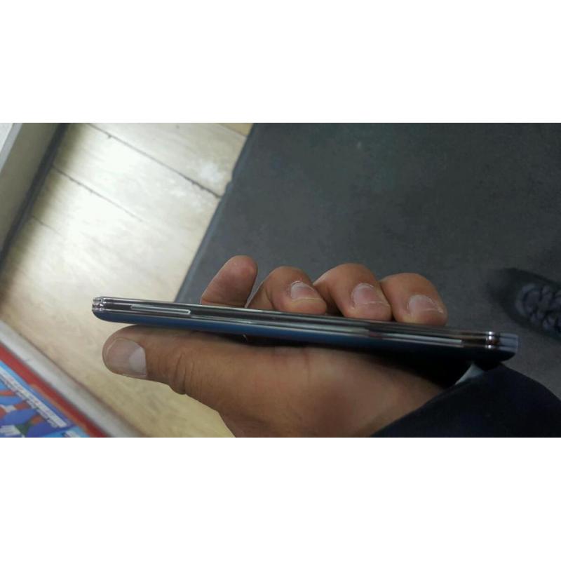 Galaxy S5 16gb unlocked on excellent condition