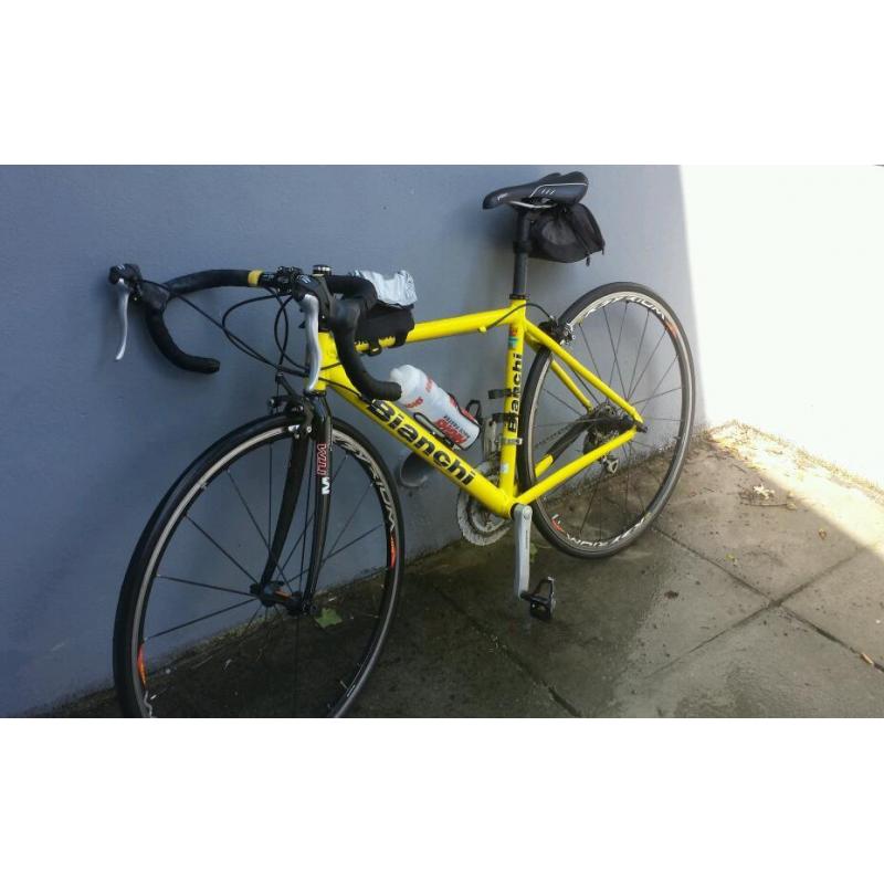Bianchi road racing bike (yellow)