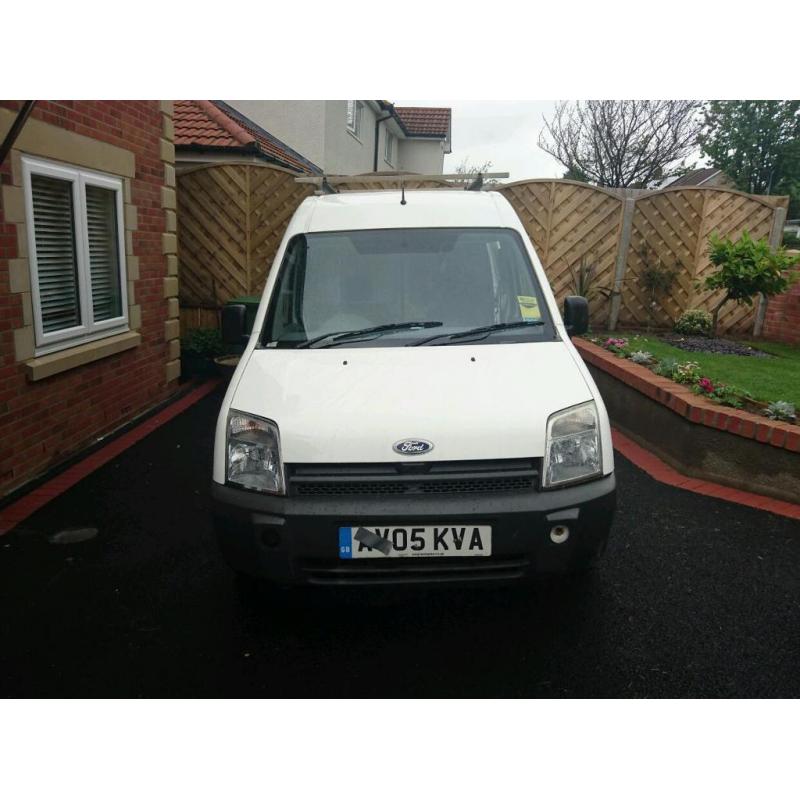 Ford Transit Connect - roof rack & tow bar.