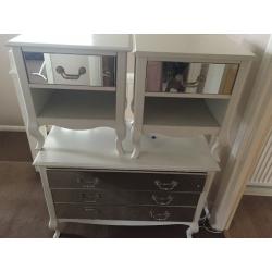Shabby chic furniture