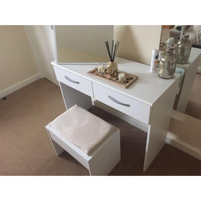Brand new white bedroom set