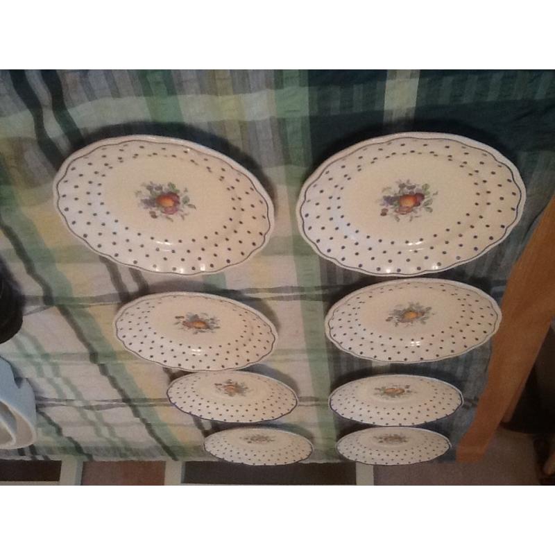 Assorted Spode 'Polka Dot' plates