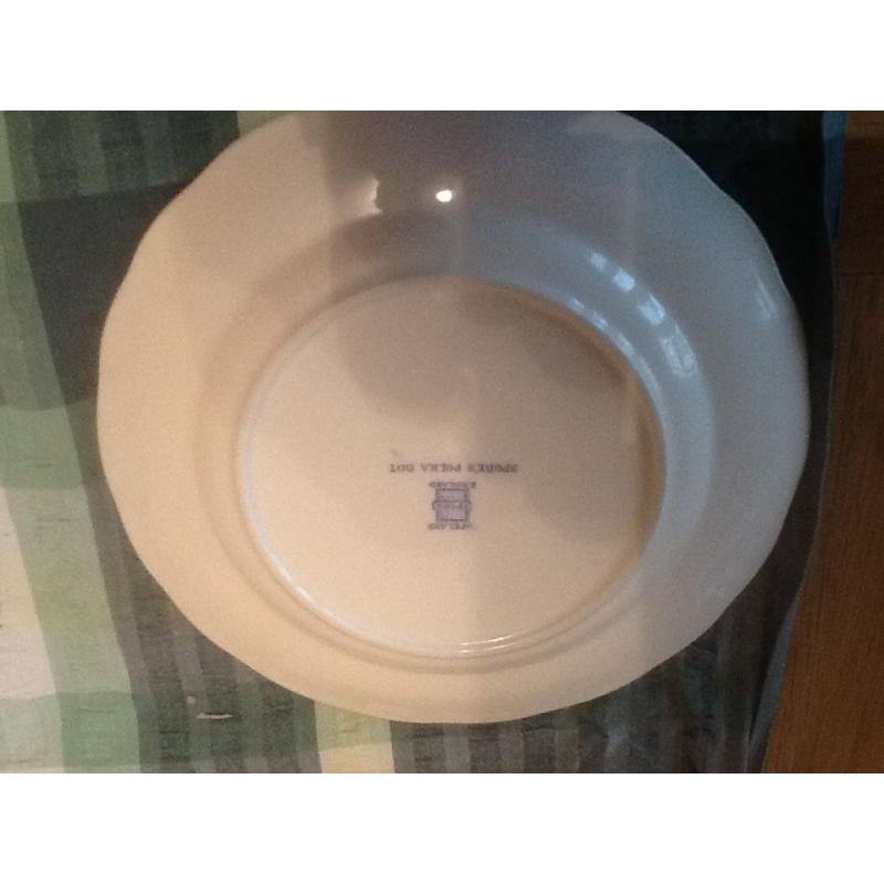 Assorted Spode 'Polka Dot' plates