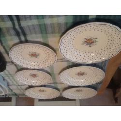 Assorted Spode 'Polka Dot' plates
