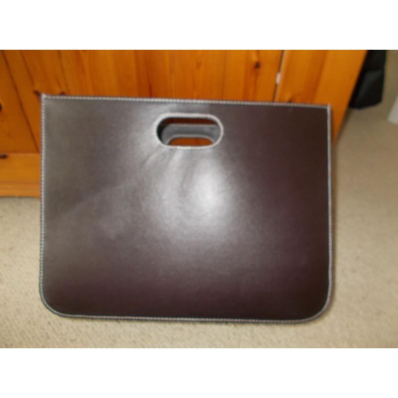 FAUX LEATHER MAGAZINE/NEWSPAPER HOLDER