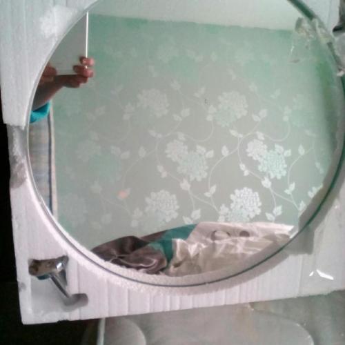 circular mirrow