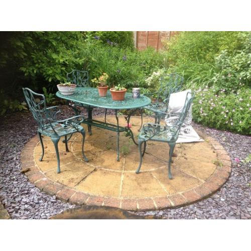 Metal Garden Patio Set and Four Chairs