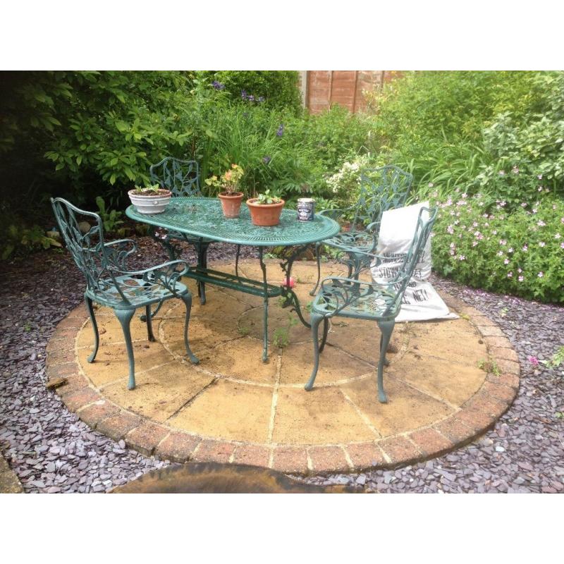 Metal Garden Patio Set and Four Chairs