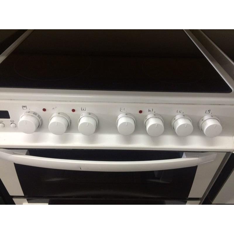 White bush 60cm ceramic hub electric cooker grill & oven good condition with guarantee