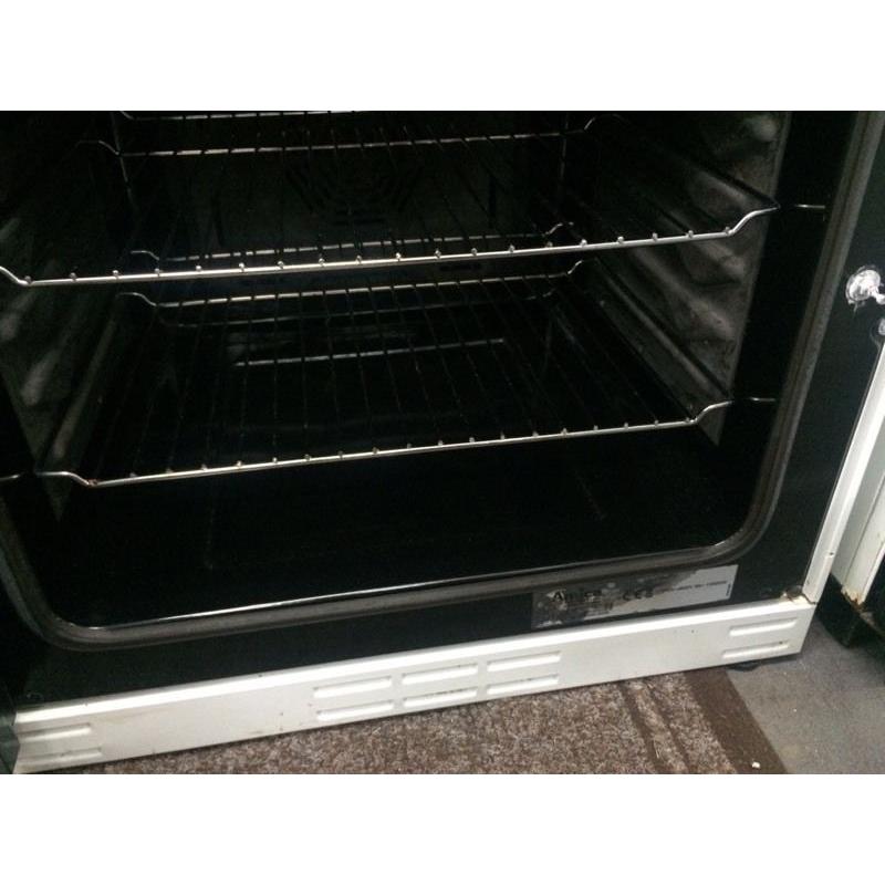 White bush 60cm ceramic hub electric cooker grill & oven good condition with guarantee