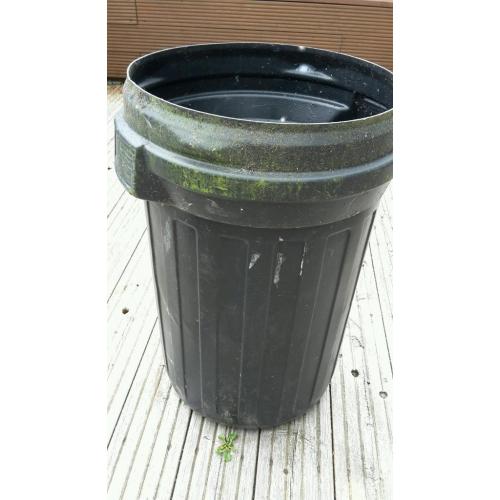 Black dustbin no lid