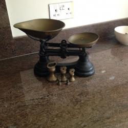 Weighing scales