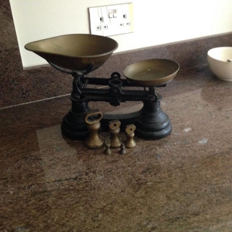 Weighing scales