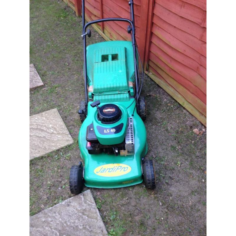 PETROL LAWNMOWER LS40 width