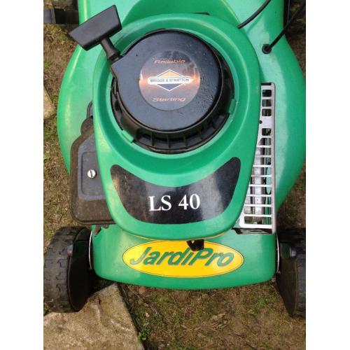 PETROL LAWNMOWER LS40 width