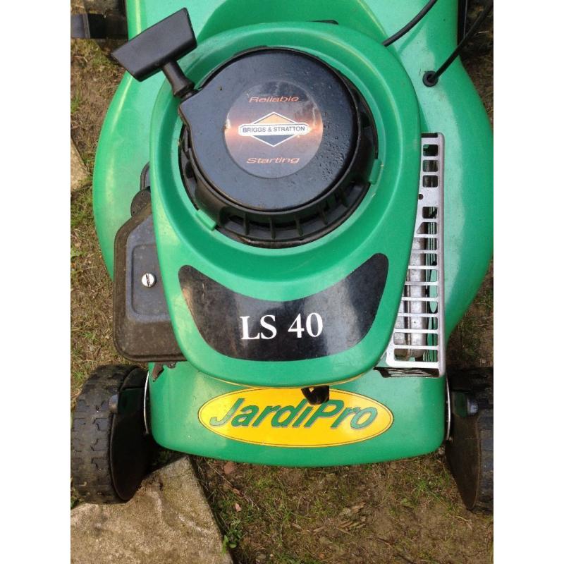 PETROL LAWNMOWER LS40 width
