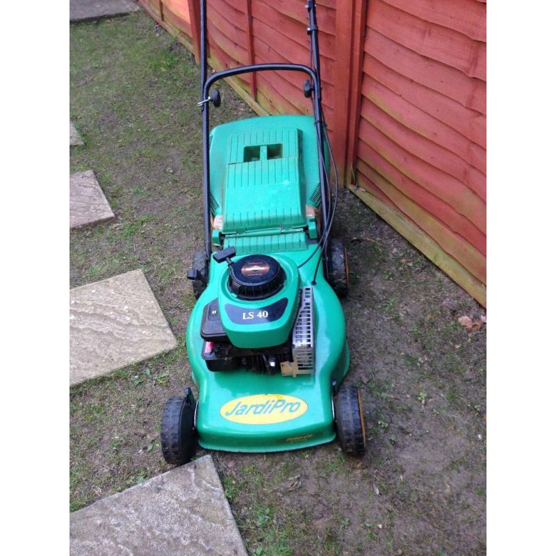 PETROL LAWNMOWER LS40 width