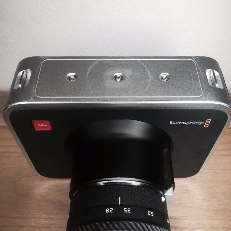 Black Magic Cinema Camera 2.5K / 28-80mm 2.8 / Freefly MoVi m5