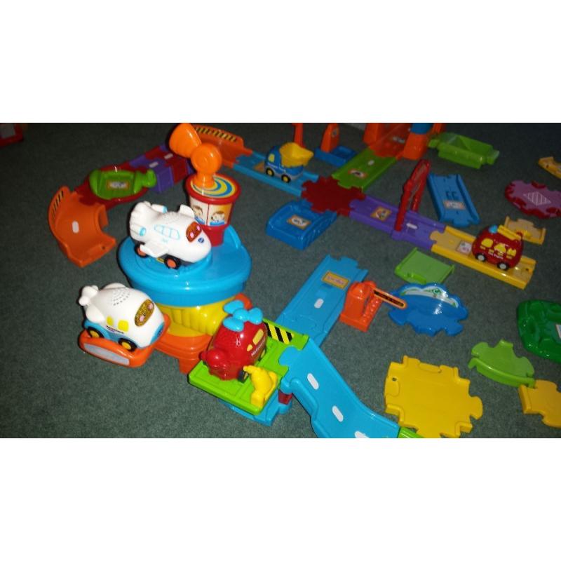 Vtech Toot Toot drivers massive bundle of track/sets/vehicles