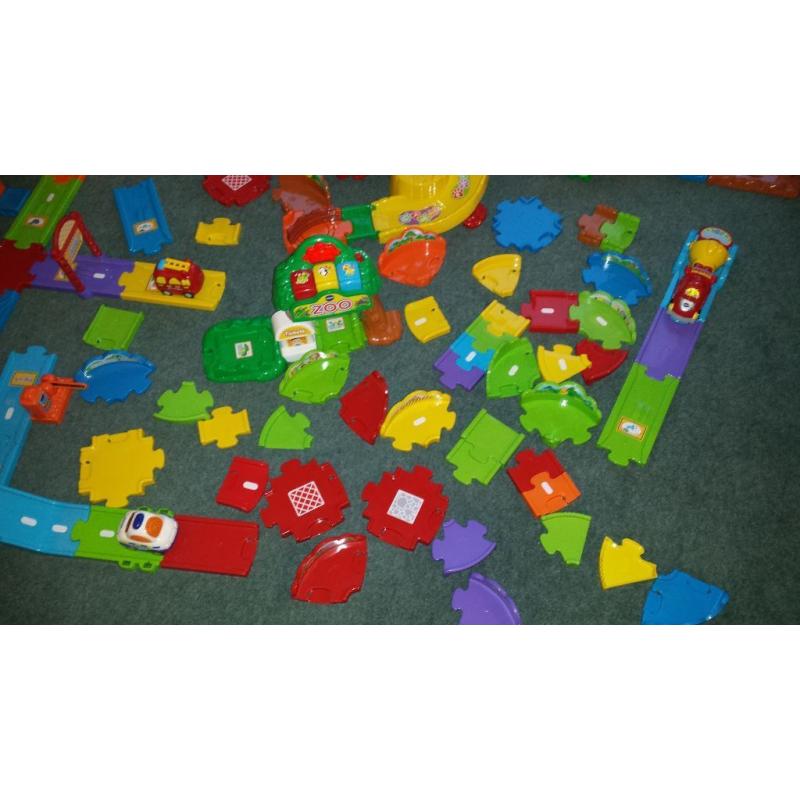 Vtech Toot Toot drivers massive bundle of track/sets/vehicles