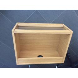 Open reptile table