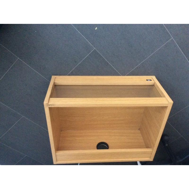 Open reptile table