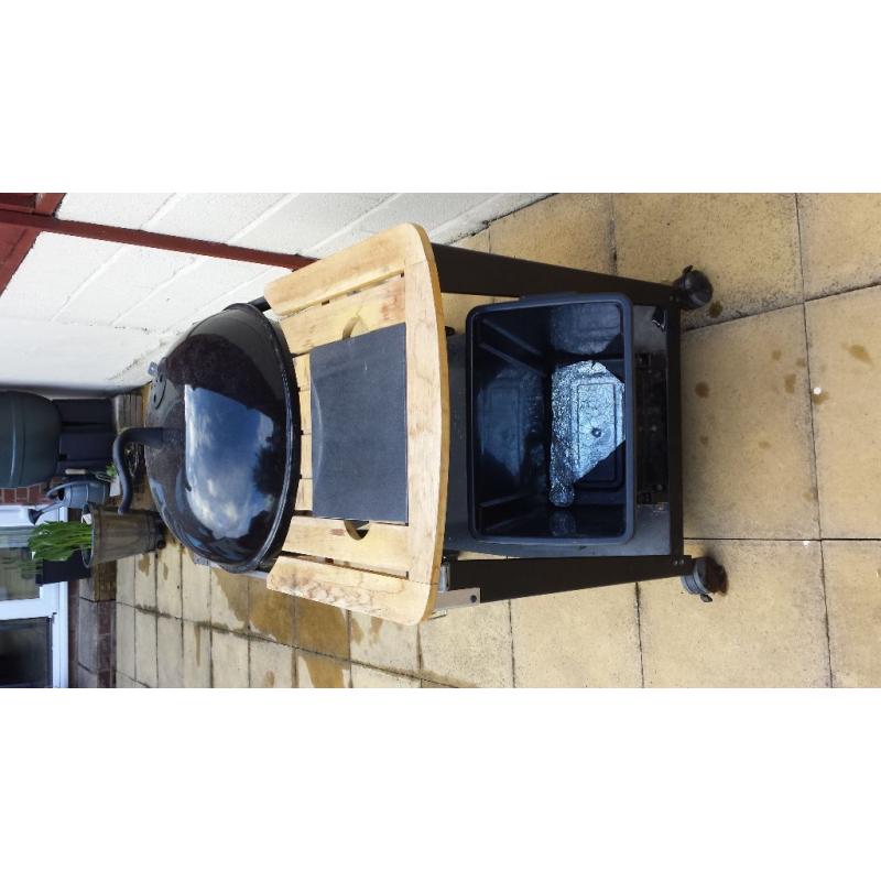 'Blooma' Bondi Kettle Charcoal Barbecue