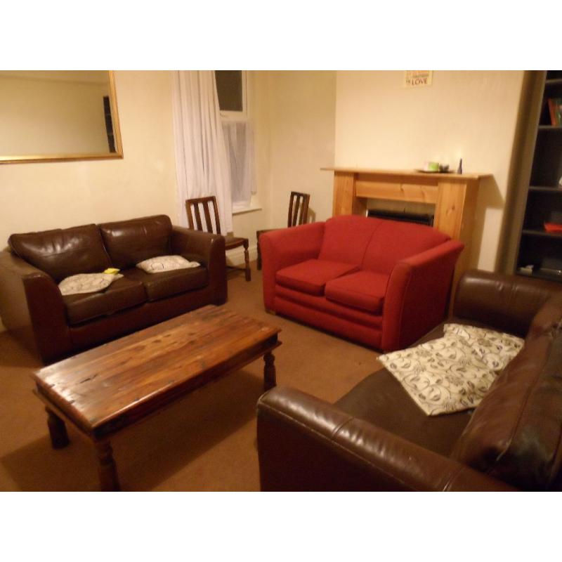 Double Room in 4 bed houseshare 10 minutes walk to city centre