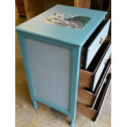 Pretty vintage shabby chic chest of drawers