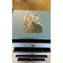 Pretty vintage shabby chic chest of drawers