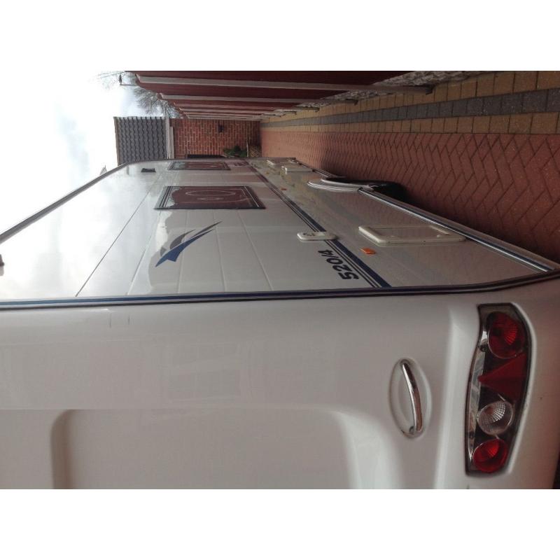Coachman golden vip 2007 520/4 4 berth with motor mover battery Chris Registration document