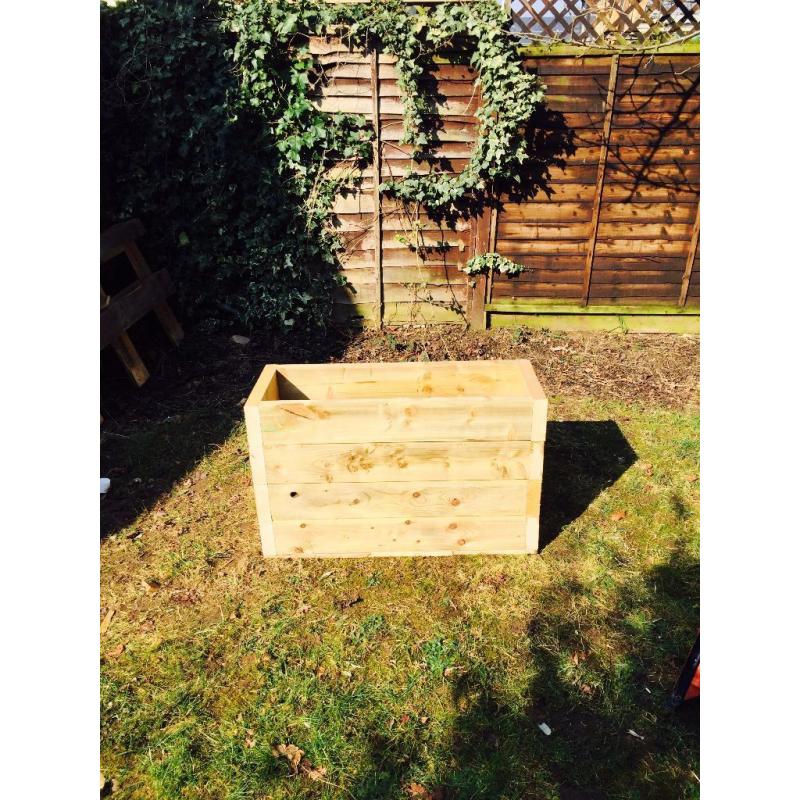 *RECYCLED SOLID TIMBER PLANTERS*